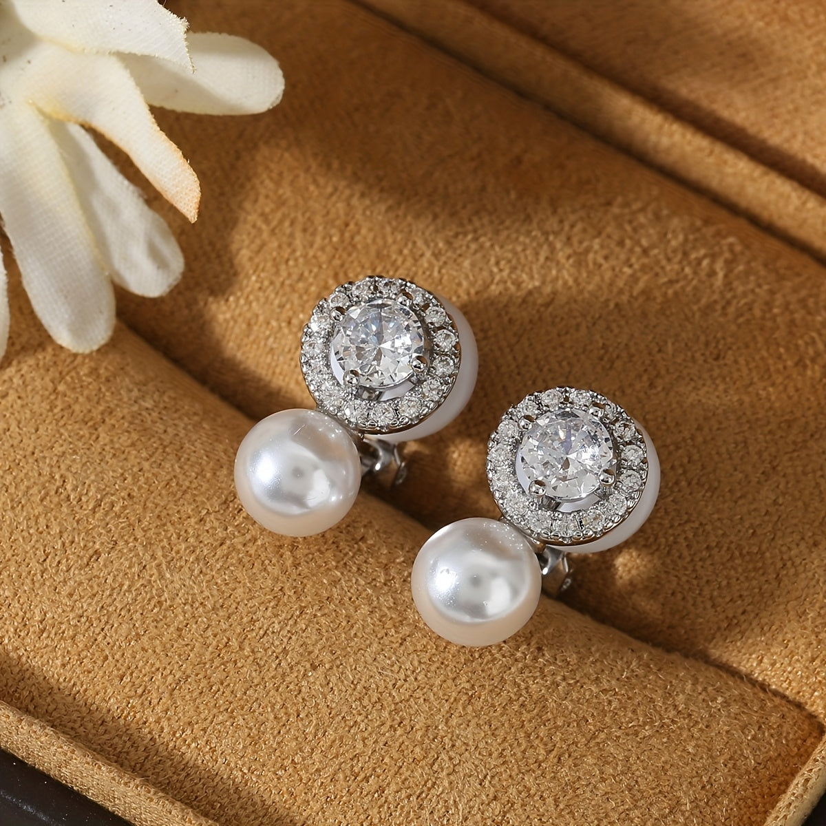 Delicate Parelo Halo Clip Oorbellen
