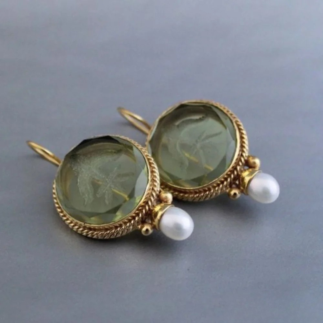Retro Klassieke Oorbellen met Groene Steen en Parels