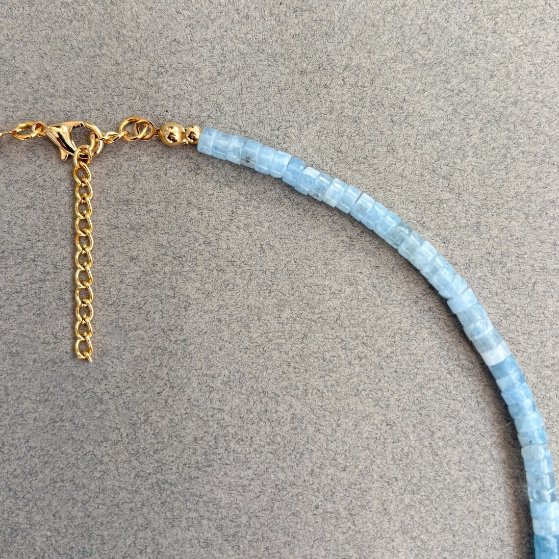 Minimale Aquamarijn Turquoise en Parel Ketting