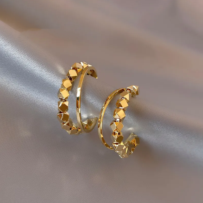 Elegante, vergulde oorbellen met Cubic