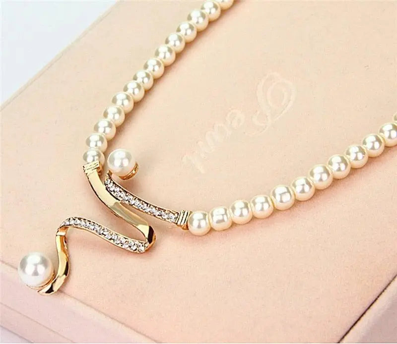 Set Halsband en Oorbellen met Natuurlijke Parel