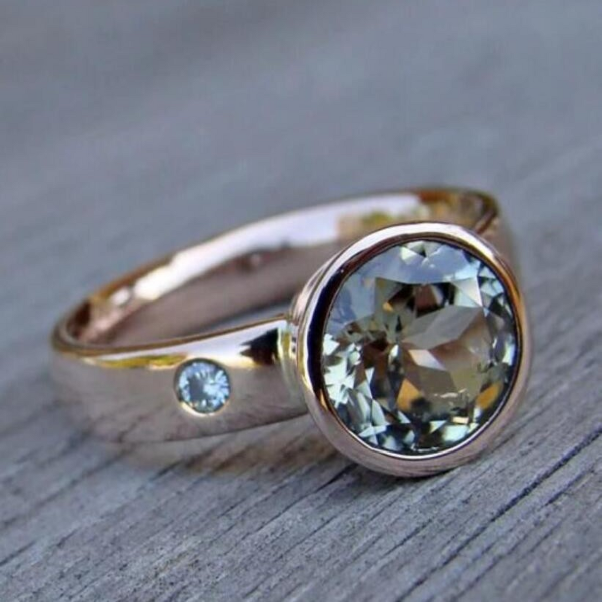 Vintage Gehamerde Ring met Fijne Zirkonia