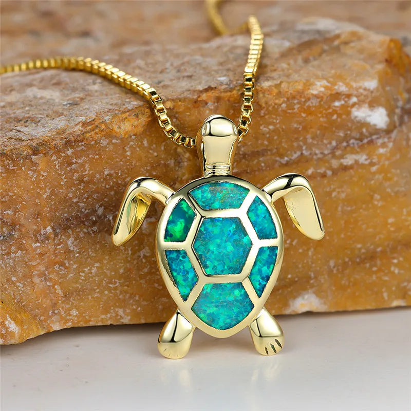Vintage Groene Vuur Opal Schildpad Hanger in Goud