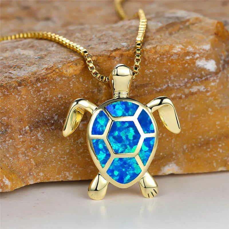 Vintage Groene Vuur Opal Schildpad Hanger in Goud