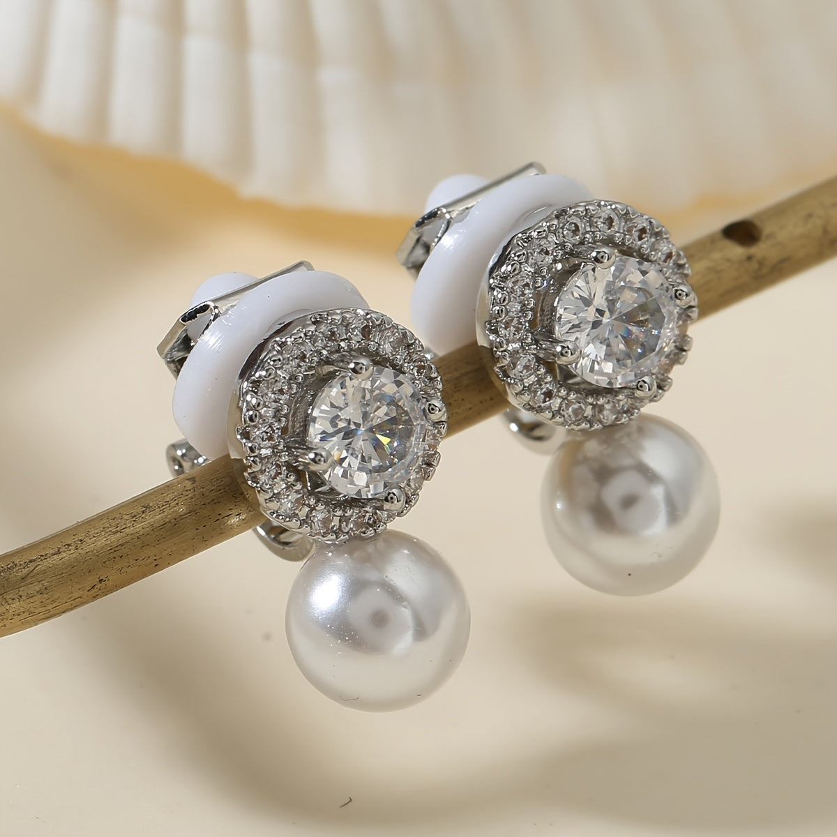 Delicate Parelo Halo Clip Oorbellen