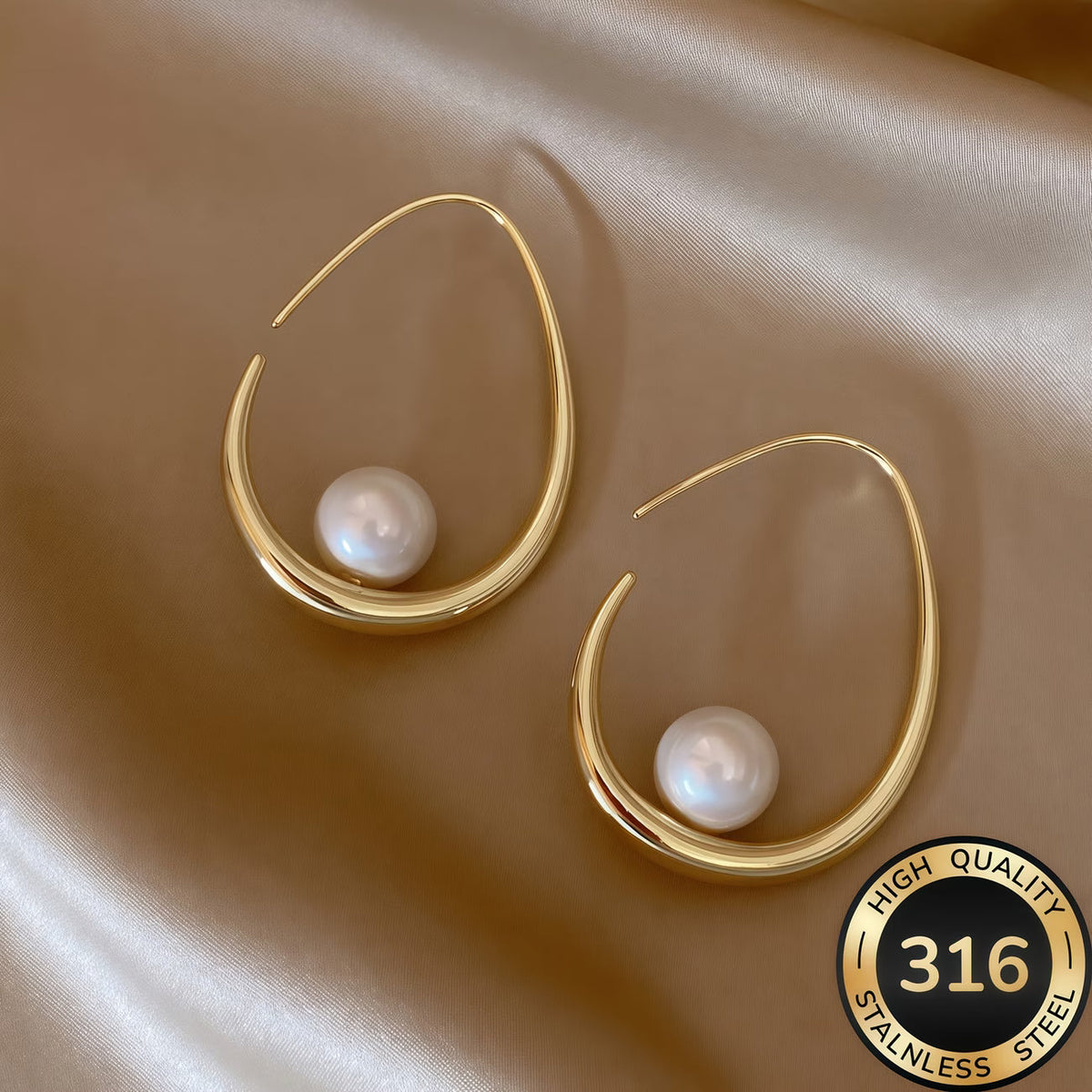 Crescent Pearl Hoepel Oorbellen