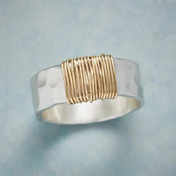 Tijdloze vintage ring in goud en zilver